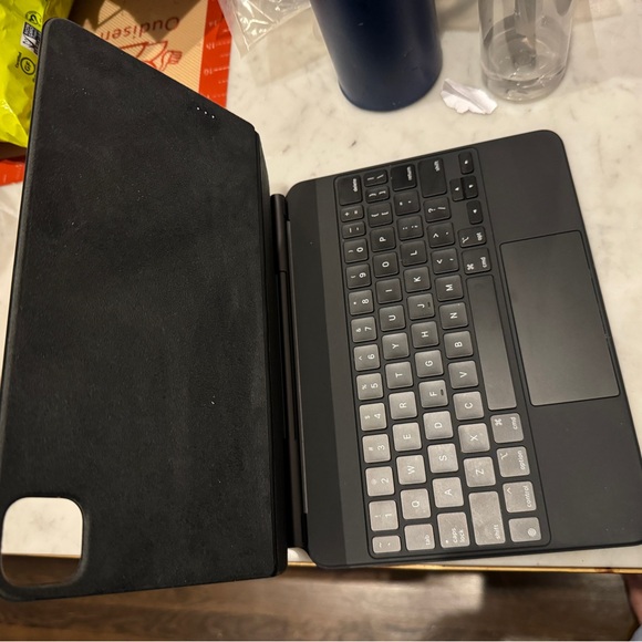 Magic Keyboard for iPad Pro 11-inch (4th generation) & iPad Air (5th generation)
